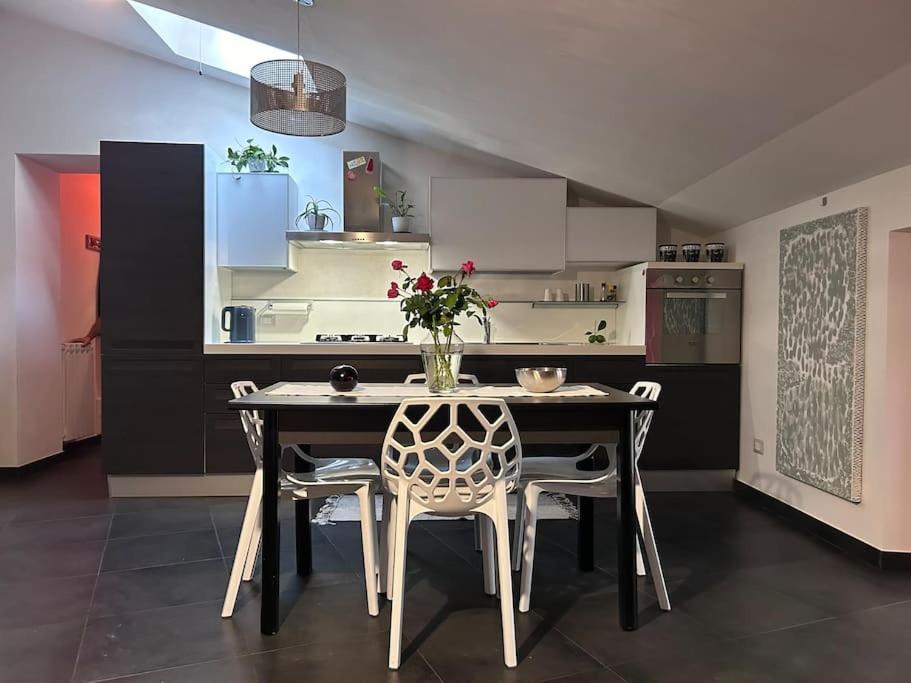 Elegante Appartamento Privato In Palazzo Storico Del XVIII - Pieno Centro Никосия Экстерьер фото