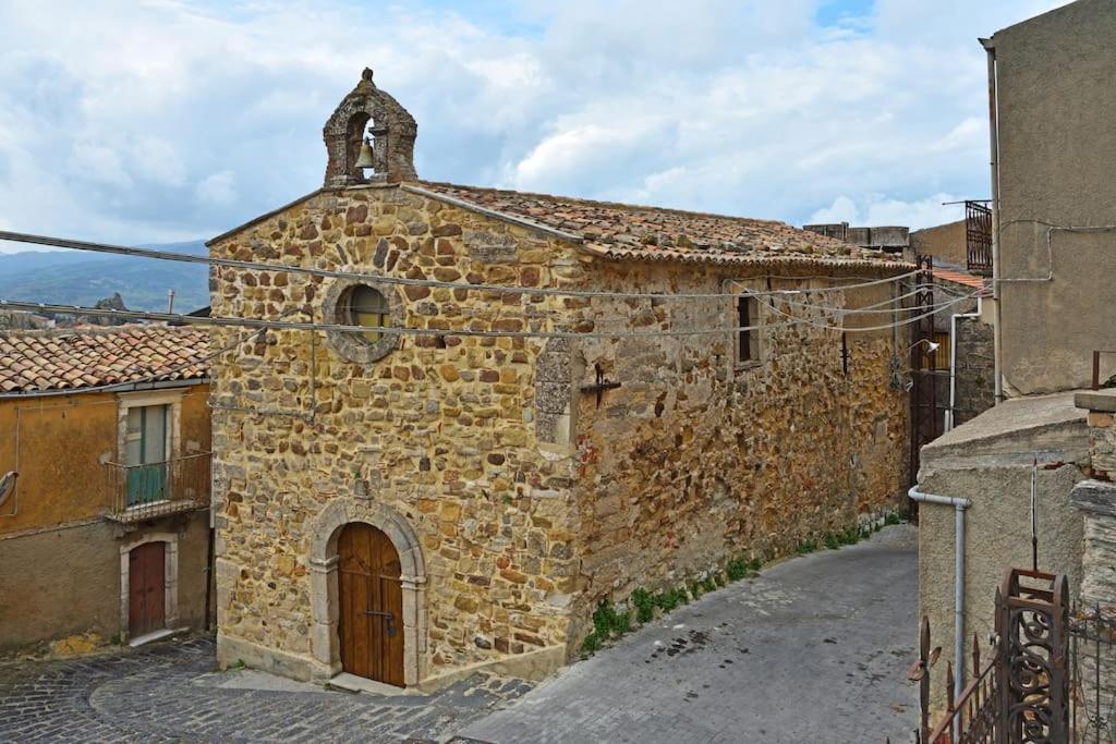 Elegante Appartamento Privato In Palazzo Storico Del XVIII - Pieno Centro Никосия Экстерьер фото
