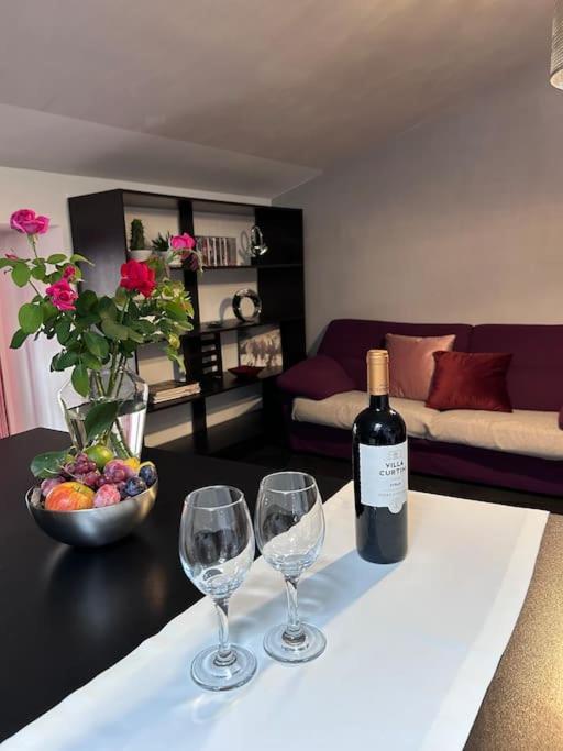 Elegante Appartamento Privato In Palazzo Storico Del XVIII - Pieno Centro Никосия Экстерьер фото