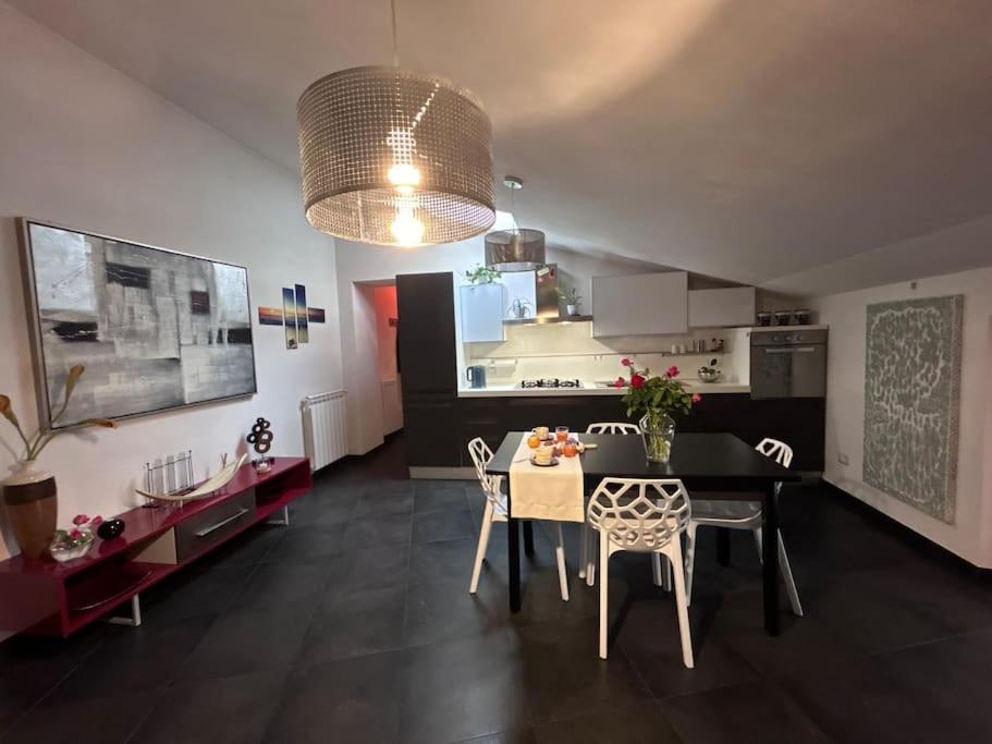 Elegante Appartamento Privato In Palazzo Storico Del XVIII - Pieno Centro Никосия Экстерьер фото